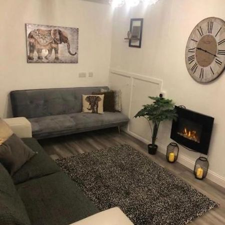 Lovely Ground Floor Apartment With Easy Parking. 벨파스트 외부 사진